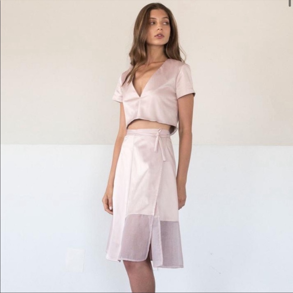 Delicate Dusty Pink Short Sleeve Crop Top and Midi Skirt Set